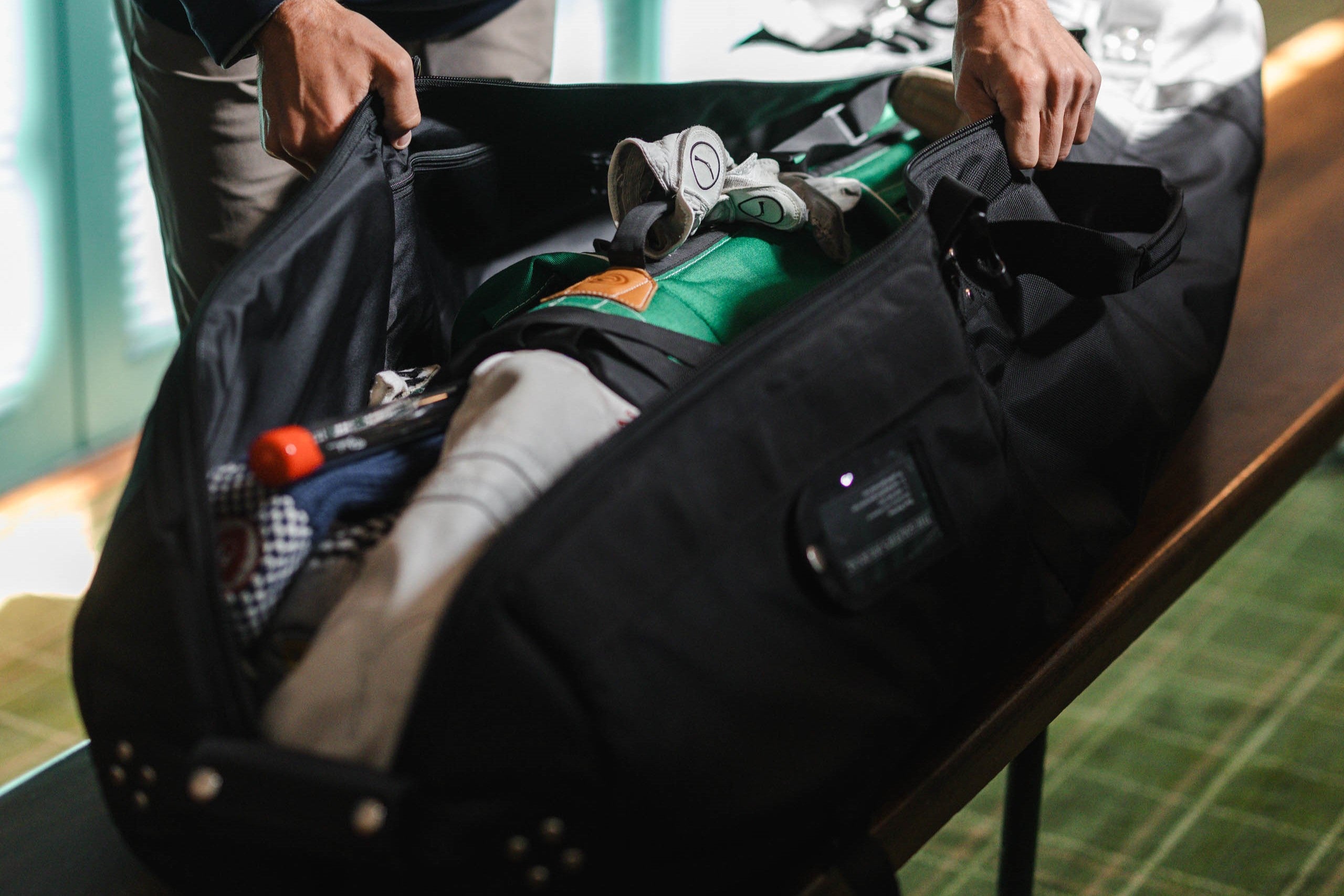 Club Glove ブラック ゴルフバッグ NLU x Club Glove Collection – No Laying Up